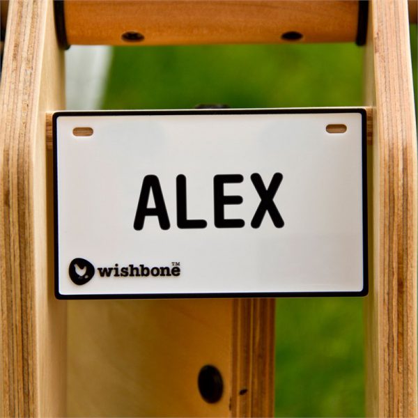 Naamplaatje Wishbonebike met letterstickers